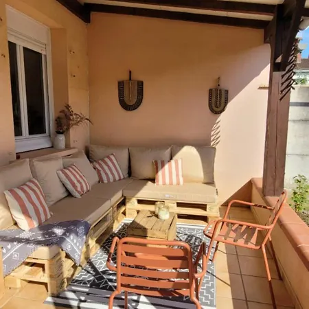 La Petite Maison Rose Au Centre D'albi * 阿尔比